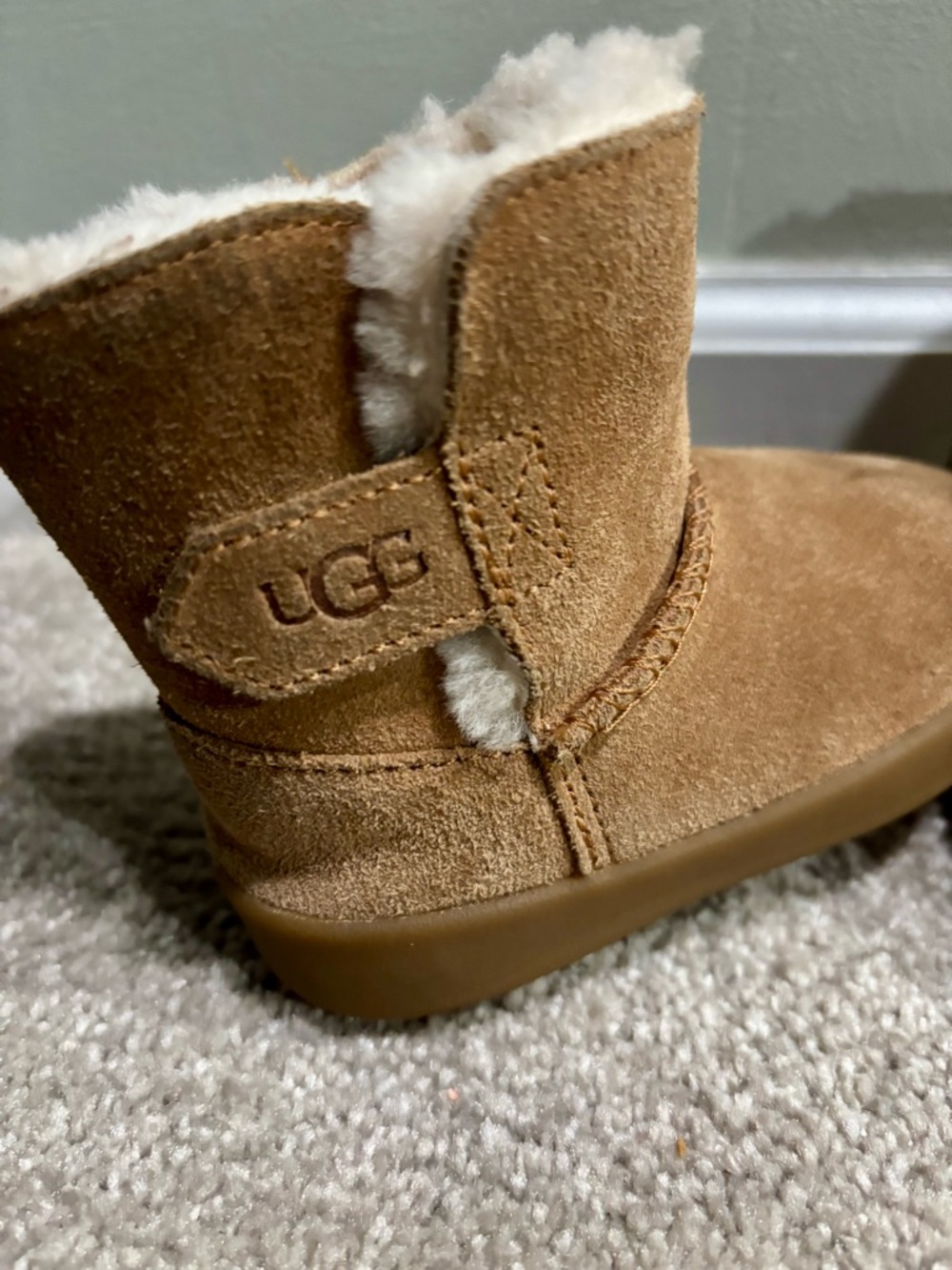 UGG Chestnut Baby Size 4 Mini Boot